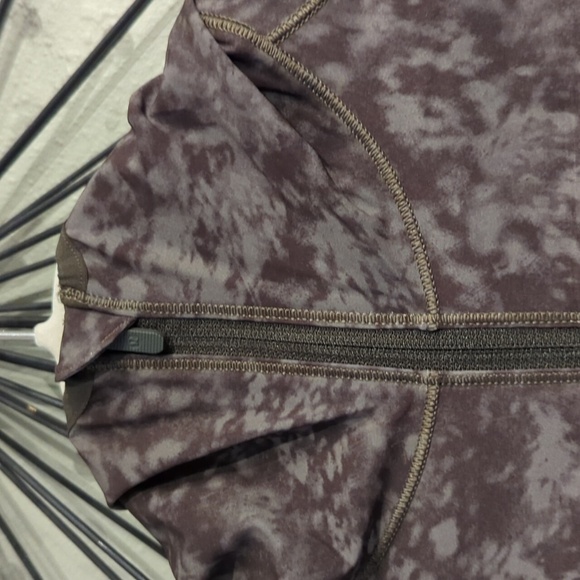 Lululemon Mist Over Windbreaker Summer Shade Medium Olive Dark Olive size 4 - Picture 5 of 15